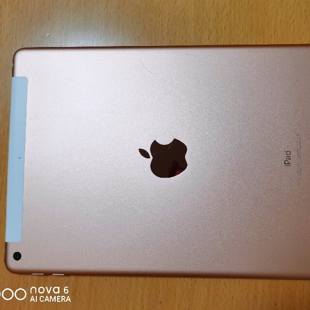 iPad 9.7インチ 2018年モデル docomo LTE版 利用制限〇 専 スマホ/家電/カメラのPC/タブレット(タブレット)の商品写真