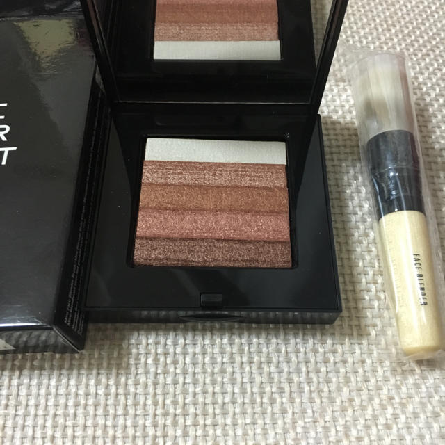 BOBBI BROWN(ボビイブラウン)の ボビーブラウン  フェイスパウダー コスメ/美容のベースメイク/化粧品(フェイスカラー)の商品写真