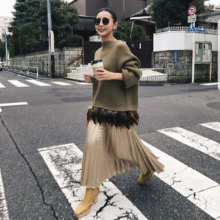 アメリヴィンテージ(Ameri VINTAGE)の【即完売のカーキ！】OSTRICH FEATHER KNIT！(ニット/セーター)