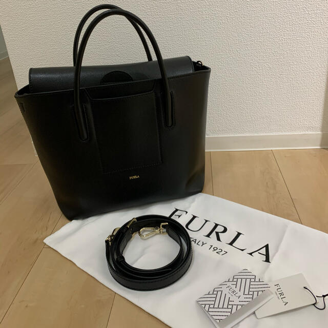 約800g素材2020SS 一度使用のみ　FURLA フルラ　バッグ　鞄　レザー　革