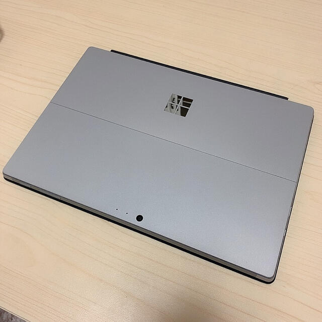 Microsoft(マイクロソフト)の【値下げしました】surface Pro5 サーフェスプロ5 4GB/128GB スマホ/家電/カメラのPC/タブレット(ノートPC)の商品写真