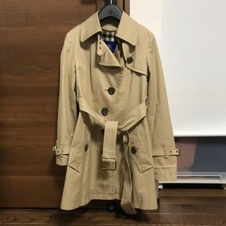 バーバリーブルーレーベル(BURBERRY BLUE LABEL)のBurberry blue label ショート　トレンチコート(トレンチコート)