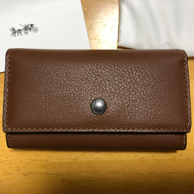 COACH(コーチ)の塩キャラメル様専用　COACH コーチ レザー 4連 リング キーケース レディースのファッション小物(キーケース)の商品写真