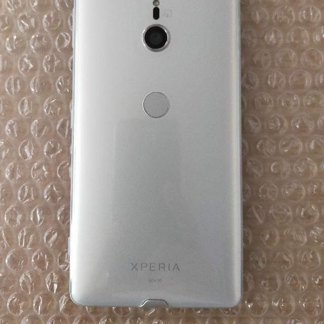 Xperia(エクスペリア)の美品Xperia XZ3 SOV39 SIMロック解除済 au 黄色TPUカバー スマホ/家電/カメラのスマートフォン/携帯電話(スマートフォン本体)の商品写真