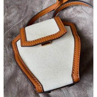 チャールズアンドキース(Charles and Keith)のCharles and Keith キャンパスショルダーバッグ(ショルダーバッグ)