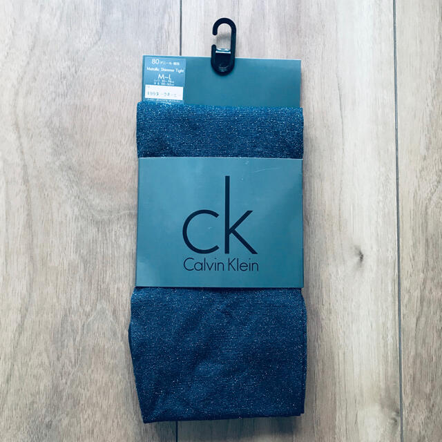 Calvin Klein(カルバンクライン)の〈新品・未使用〉カルバン・クライン　ラメタイツ レディースのレッグウェア(タイツ/ストッキング)の商品写真