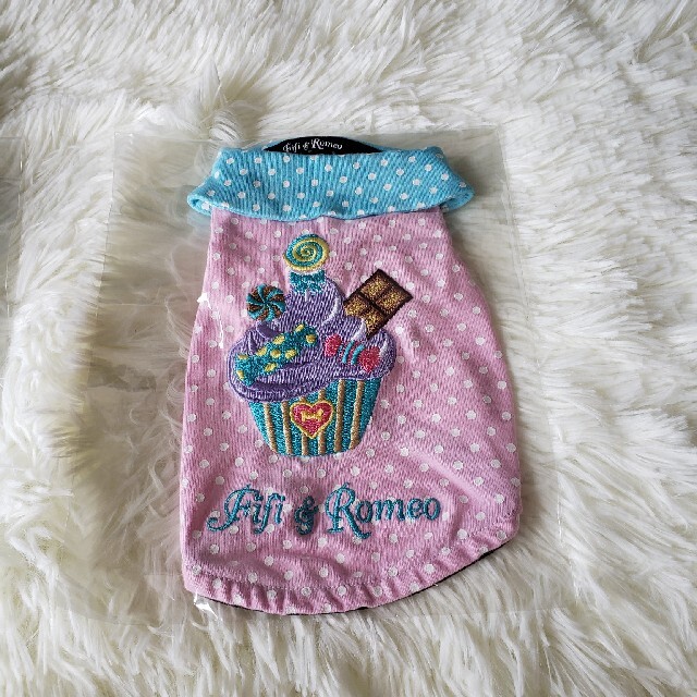 ☆専用☆新品未使用　Fifi&Romeo 犬服　カップケーキ　xsサイズ