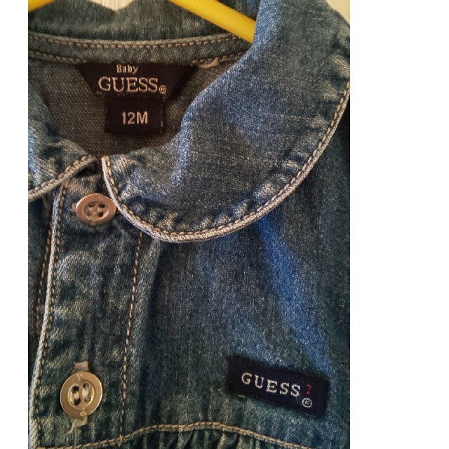 GUESS(ゲス)のデニムシャツワンピース キッズ/ベビー/マタニティのキッズ服女の子用(90cm~)(ワンピース)の商品写真