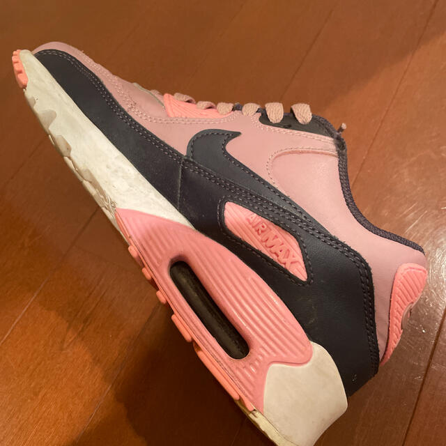 NIKE(ナイキ)のNIKE AIR MAX 90 LTR GS ピンク　24.5cm レディースの靴/シューズ(スニーカー)の商品写真