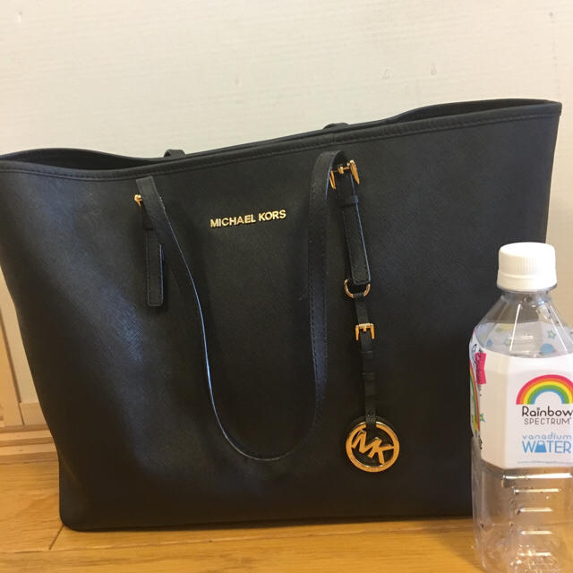 Michael Kors(マイケルコース)のMICHAEL KORS 黒トートバッグ レディースのバッグ(トートバッグ)の商品写真