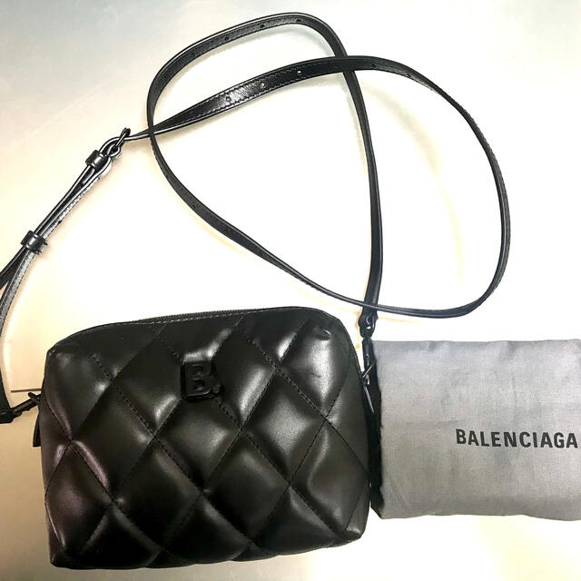 値下げ【未使用】BALENCIAGAバレンシアガ　キルティングショルダーバッグ