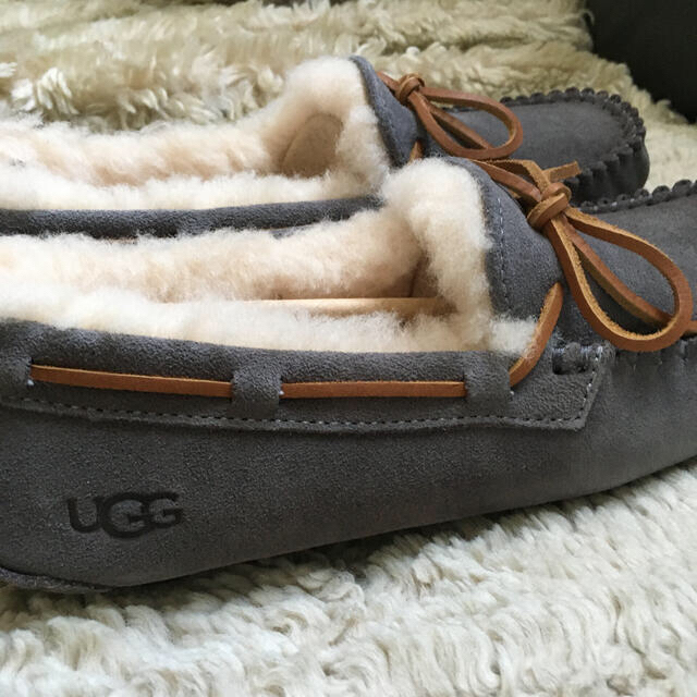 UGG(アグ)のUGG モカシン グレー レディースの靴/シューズ(スリッポン/モカシン)の商品写真