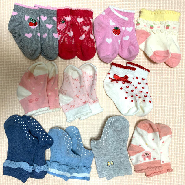 ベビー女の子　靴下 キッズ/ベビー/マタニティのこども用ファッション小物(靴下/タイツ)の商品写真