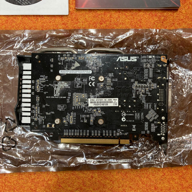 ASUS(エイスース)の★中古/ASUS STRIX-GTX750TI-OC-2GD5 スマホ/家電/カメラのPC/タブレット(PCパーツ)の商品写真