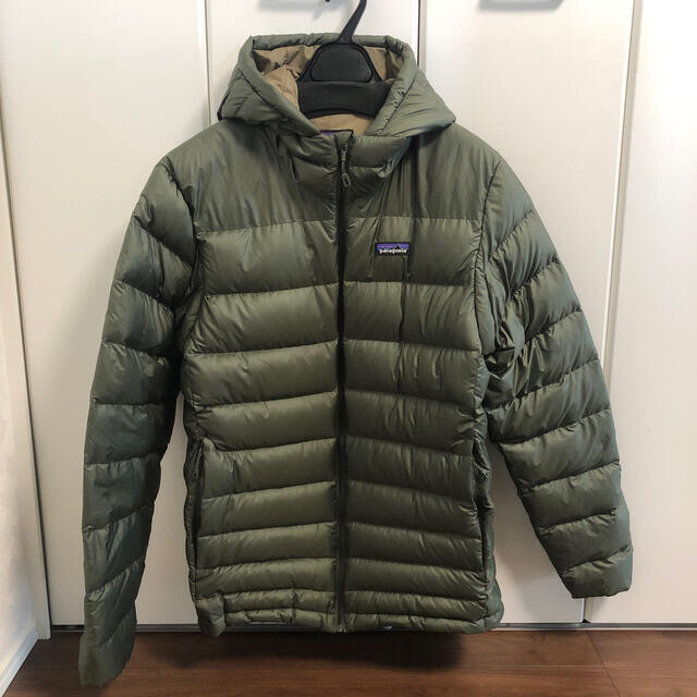 patagonia(パタゴニア)のパタゴニア★メンズMサイズ　ハイロフトダウンフーディー メンズのジャケット/アウター(ダウンジャケット)の商品写真