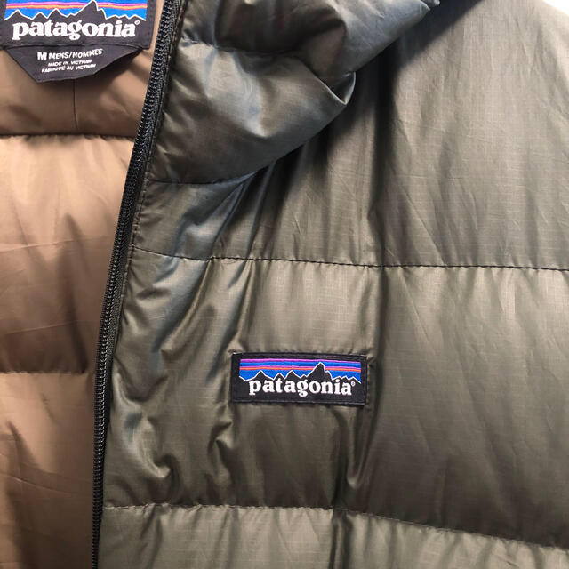 patagonia(パタゴニア)のパタゴニア★メンズMサイズ　ハイロフトダウンフーディー メンズのジャケット/アウター(ダウンジャケット)の商品写真