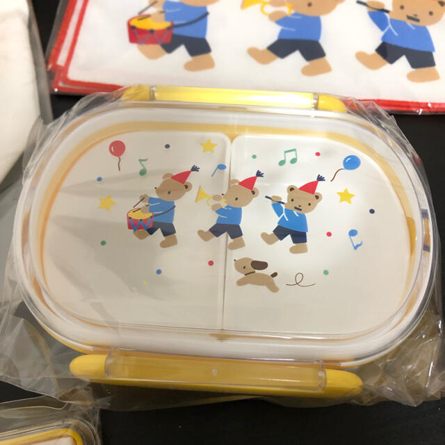 新品 ファミリア ランチボックス お弁当箱 幼稚園 保育園 遠足 弁当 4セット