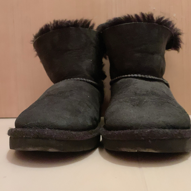 UGG(アグ)のUGG kids キッズ/ベビー/マタニティのキッズ靴/シューズ(15cm~)(ブーツ)の商品写真