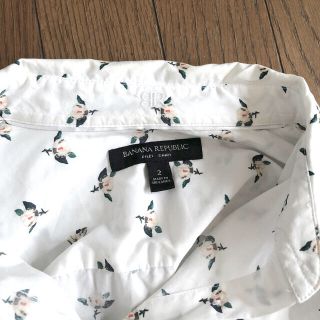 バナナリパブリック(Banana Republic)の【美品】バナナリパブリック花柄プリントM(シャツ/ブラウス(長袖/七分))