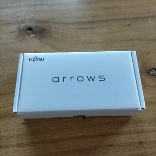 アローズ(arrows)のarrows RX ブラック 32 GB SIMフリー(スマートフォン本体)