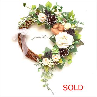 ナチュラルアンティーク調♡ホワイトローズのリース♡冬リース♡フラワーリースの通販 by yumiRin's shop|ラクマ ナチュラルアンティーク調♡ホワイトローズのリース♡冬リース♡フラワーリースの通販 by yumiRin's shop|ラクマ