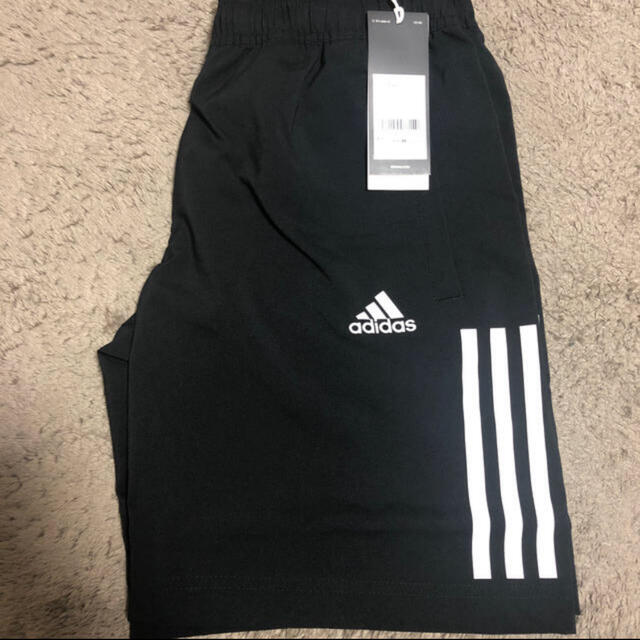 adidas(アディダス)の新品　アディダス　ハーフパンツ　ショートパンツ キッズ/ベビー/マタニティのキッズ服男の子用(90cm~)(パンツ/スパッツ)の商品写真