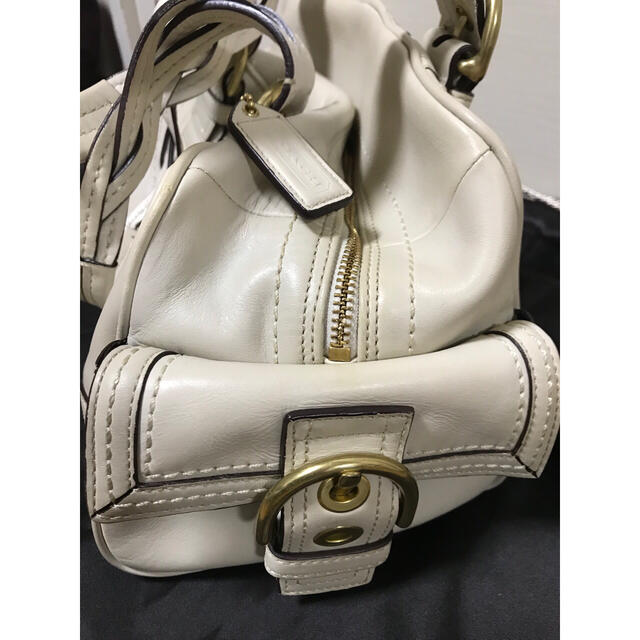 COACH(コーチ)のCOACH ミアサッチェル　オフホワイト　バッグ レディースのバッグ(ショルダーバッグ)の商品写真
