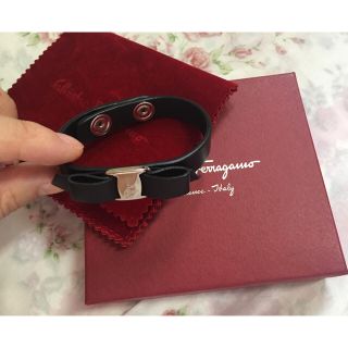 サルヴァトーレフェラガモ(Salvatore Ferragamo)のフェラガモ♡リボンブレスレット(ブレスレット/バングル)