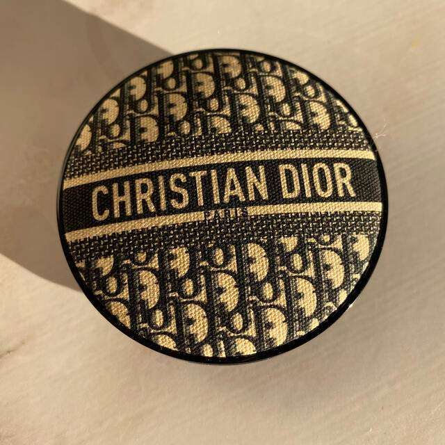 Dior(ディオール)の早い者勝ち［限定パッケージDior］クッションファンデーション(パフ無し箱なし) コスメ/美容のベースメイク/化粧品(ファンデーション)の商品写真