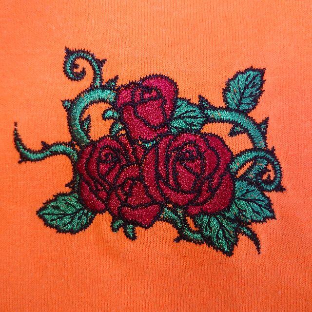 GILDAN(ギルタン)の【新品】GILDAN 薔薇刺繍　長袖Tシャツ（蛍光オレンジ）　XL メンズのトップス(Tシャツ/カットソー(七分/長袖))の商品写真