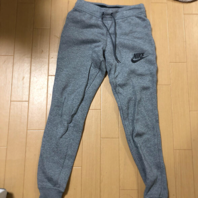 NIKE(ナイキ)のNIKE スェット パンツ グレー  レディースのトップス(トレーナー/スウェット)の商品写真