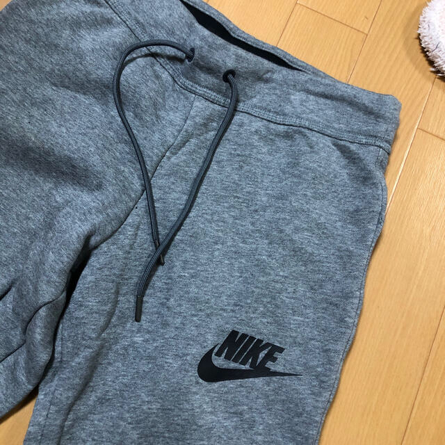 NIKE(ナイキ)のNIKE スェット パンツ グレー  レディースのトップス(トレーナー/スウェット)の商品写真