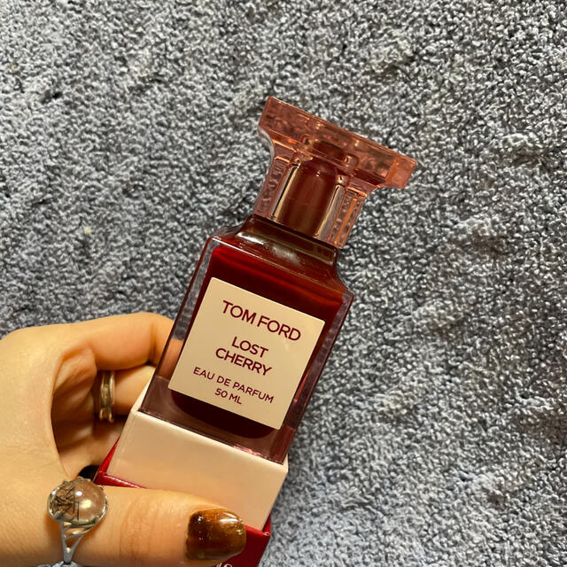 TOM FORD(トムフォード)のTOMFORD LOSTCHERRY 新品 50ml コスメ/美容の香水(香水(女性用))の商品写真