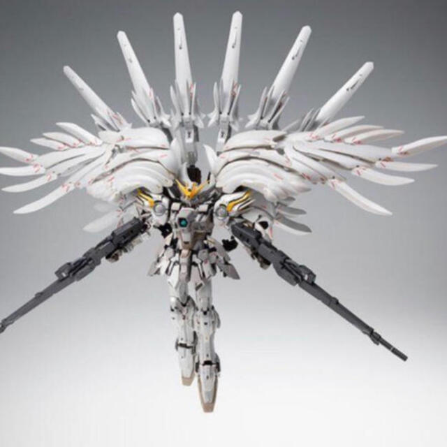 BANDAI(バンダイ)の新品国内正規品　ウイングガンダム　スノーホワイトプレリュード　4体セット エンタメ/ホビーのフィギュア(アニメ/ゲーム)の商品写真