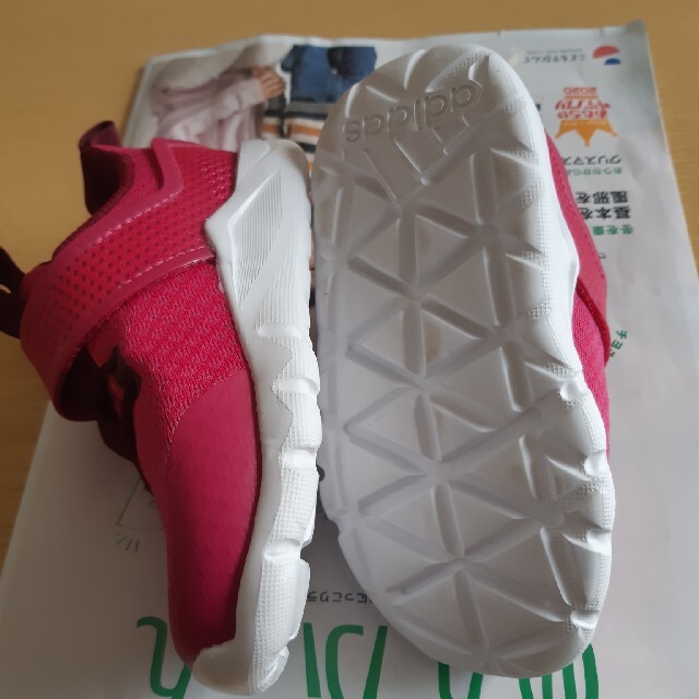 adidas(アディダス)のadidas 子供靴 キッズ/ベビー/マタニティのベビー靴/シューズ(~14cm)(スニーカー)の商品写真