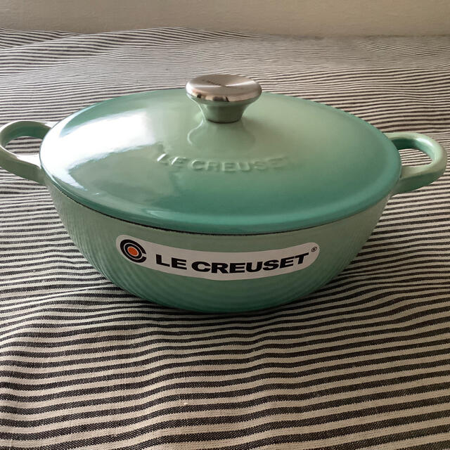 LE CREUSET(ルクルーゼ)の【専用 最後の1個】ルクルーゼ マルミット22センチ クールミント インテリア/住まい/日用品のキッチン/食器(鍋/フライパン)の商品写真