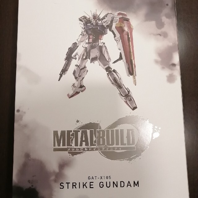 BANDAI(バンダイ)のMETAL BUILD ストライクガンダム＆フライトユニット ２点セット エンタメ/ホビーのおもちゃ/ぬいぐるみ(模型/プラモデル)の商品写真