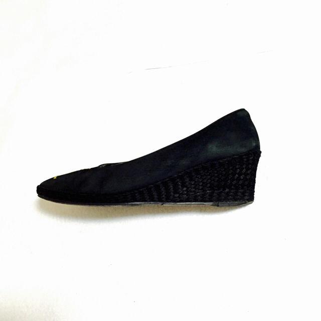 Saint Laurent(サンローラン)の正規品 サンローラン パンプス 黒 レア レディースの靴/シューズ(ハイヒール/パンプス)の商品写真
