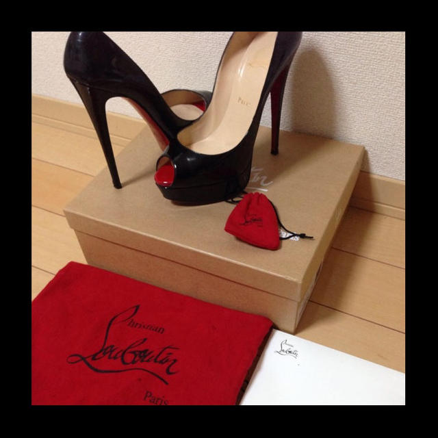 Christian Louboutin(クリスチャンルブタン)の週末限定値下げ ルブタン パンプス レディースの靴/シューズ(ハイヒール/パンプス)の商品写真