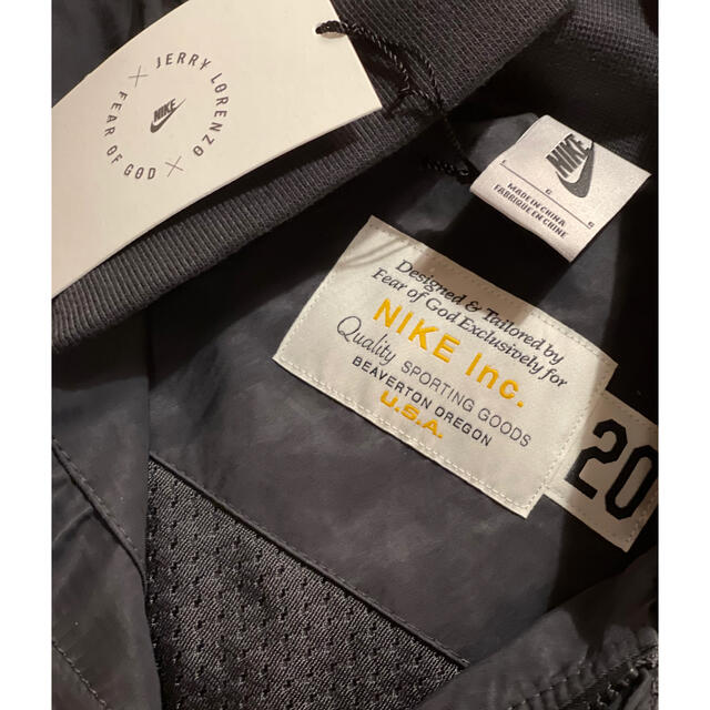 NIKE(ナイキ)のナイキ　fear of god フィアオブゴット メンズのジャケット/アウター(ナイロンジャケット)の商品写真