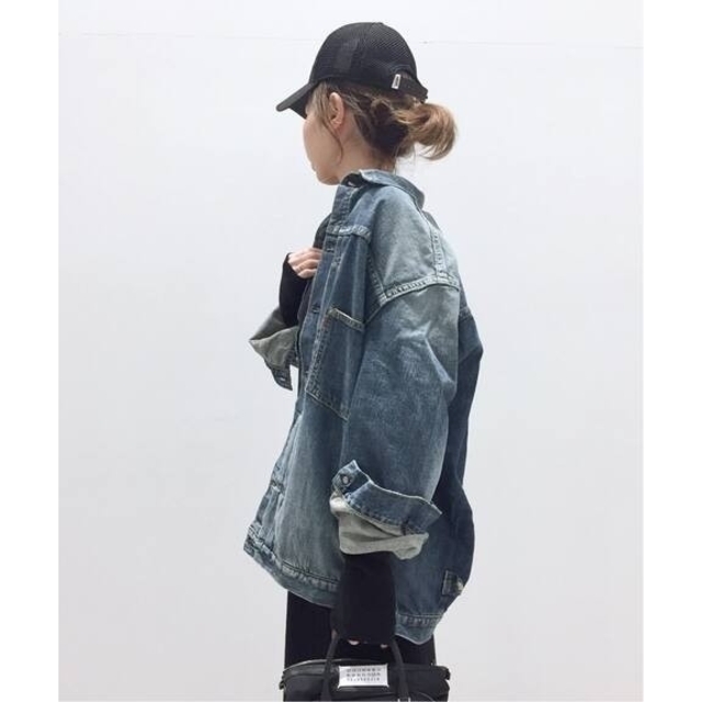 L'Appartement DEUXIEME CLASSE(アパルトモンドゥーズィエムクラス)の【STAMMBAUM/シュタンバウム】OVERSIZE DENIM JACKET レディースのジャケット/アウター(Gジャン/デニムジャケット)の商品写真