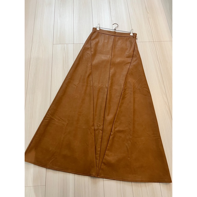 room306 CONTEMPORARY(ルームサンマルロクコンテンポラリー)の【再お値下】Leather Flare Skirt♡♥ レディースのスカート(ロングスカート)の商品写真