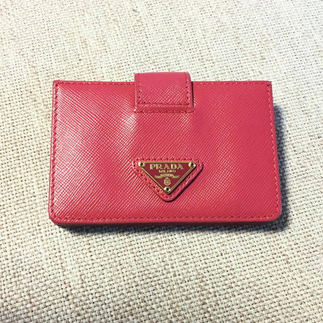 PRADA(プラダ)の美品！プラダ♡カードケース レディースのファッション小物(名刺入れ/定期入れ)の商品写真