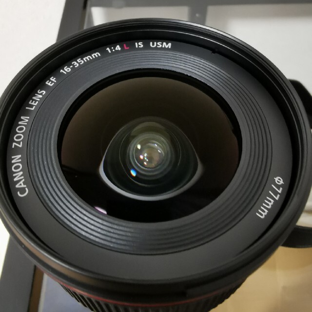 Canon EF 16-35mm F4 L IS USM Canon EF 16-35mm F4 L IS USM
