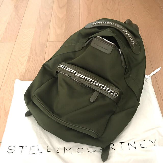 Stella McCartney(ステラマッカートニー)のrさま専用　最終値下げ正規品☆ステラマッカートニー　ファラベラ　リュック　カーキ レディースのバッグ(リュック/バックパック)の商品写真