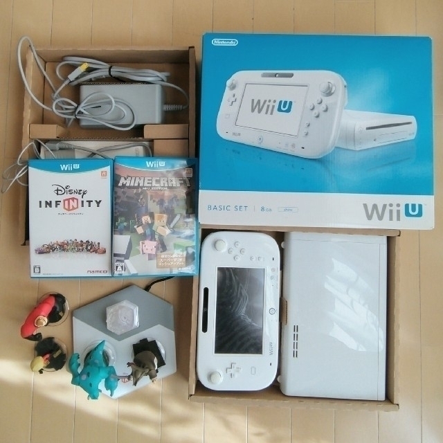 Wii U(ウィーユー)の【9ちゃいのヘタレ糞野郎様 専用】Wii U ベーシックセット +ソフト2種 エンタメ/ホビーのゲームソフト/ゲーム機本体(家庭用ゲーム機本体)の商品写真