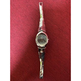 ヴィヴィアン(Vivienne Westwood) アーマーリング 腕時計(レディース