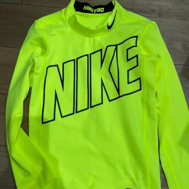 NIKE(ナイキ)のNIKE トレーニングウェア 長袖 130 キッズ/ベビー/マタニティのキッズ服男の子用(90cm~)(Tシャツ/カットソー)の商品写真