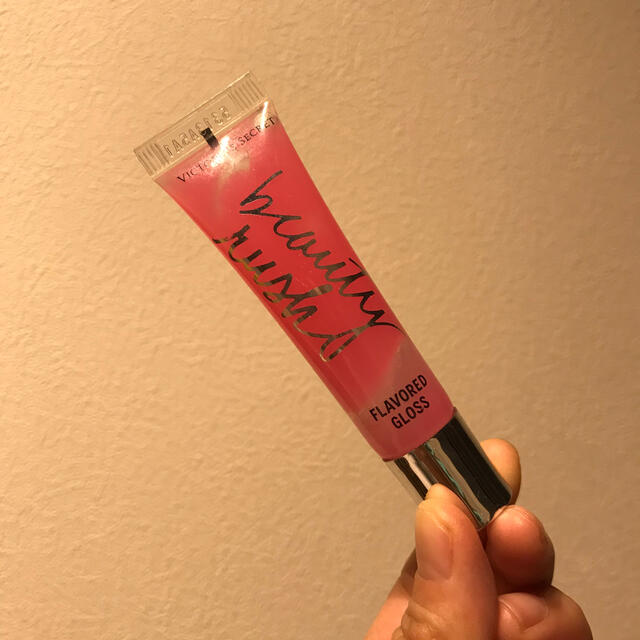 Victoria's Secret(ヴィクトリアズシークレット)の☆ヴィクトリアシークレット☆リップグロス　クリアピンク　LOVE BERRY コスメ/美容のベースメイク/化粧品(リップグロス)の商品写真