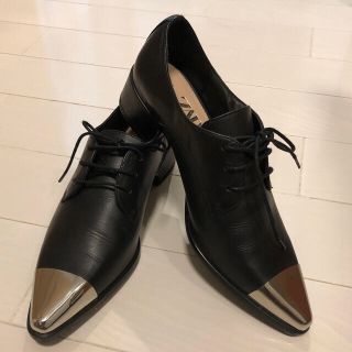 ザラ(ZARA)のマチルダ様用‼️ZARA ザラメタルトゥフラットシューズ‼️22.5センチ‼️(ローファー/革靴)